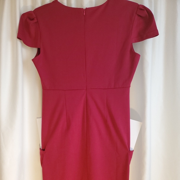 Maroon Fitted Dress WITH pockets! - Picture 4 of 6